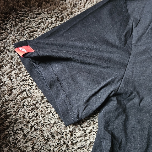 Nike T-Shirt - Picture 3 of 4